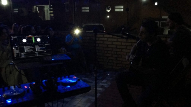 103EABEC-C23A-41D4-8656-5555BD134CA0