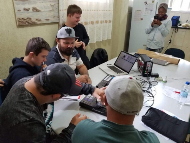 f85758fb-1020-4d12-9323-169c135d6f2a